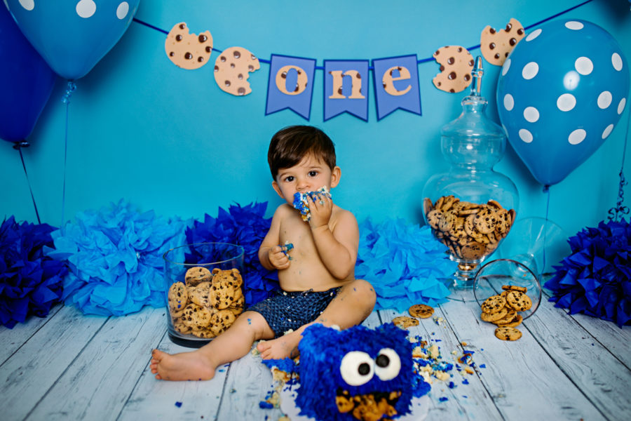 Giuseppe's Cookie Monster Cake Smash!